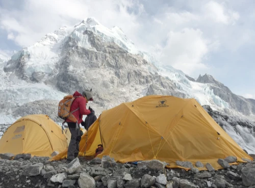 can foreign guides lead everest 2027