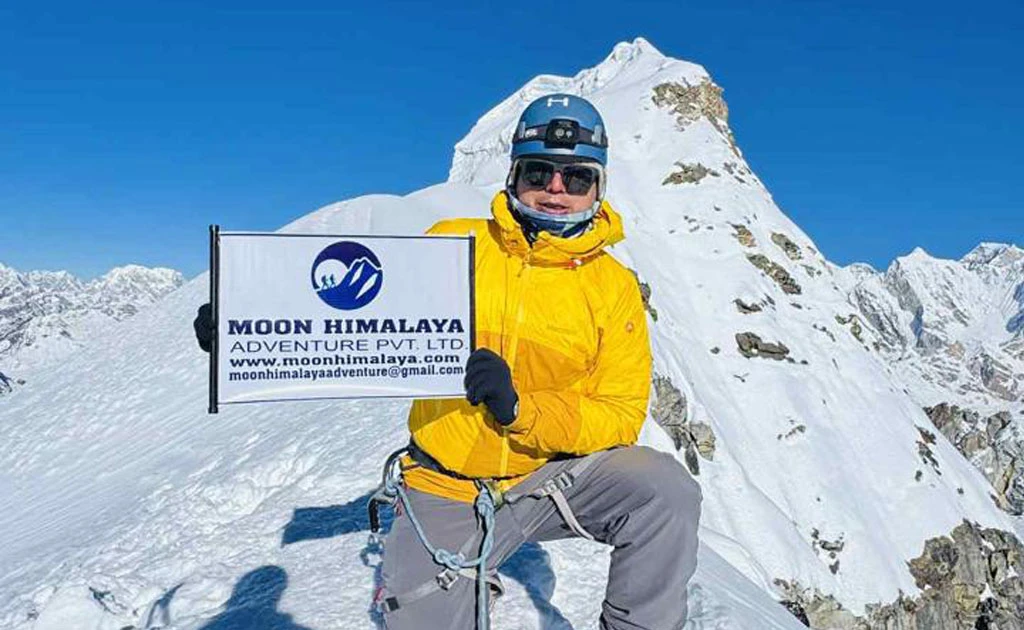 Lobuche Peak Climbing with EBC- 17 Days