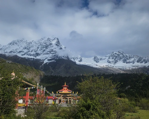 Manaslu Circuit Trek 