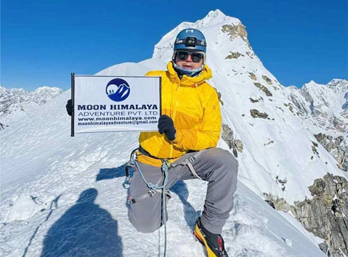 Lobuche Peak Climbing with EBC- 17 Days